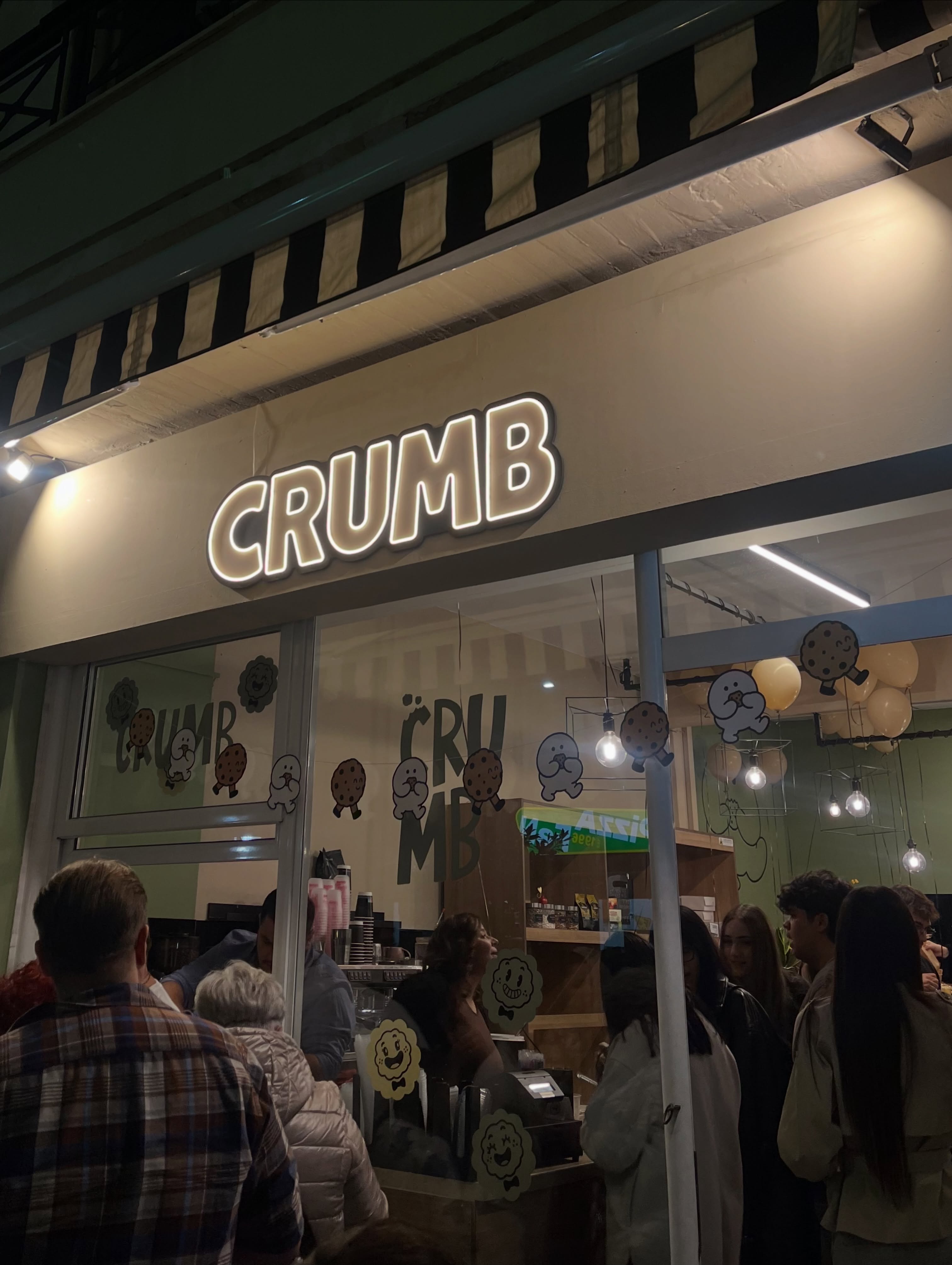 Crumb: Καφές και σνακ αρτοποιείου