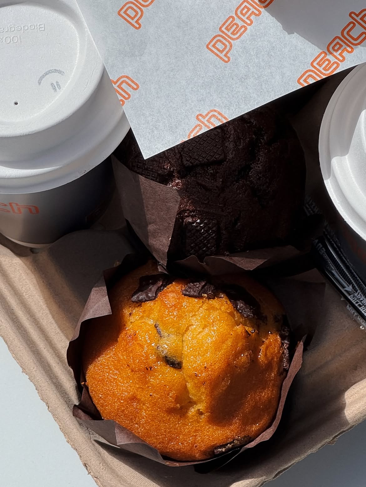 Peach: Πρωινό, καφές, matcha και τσάι