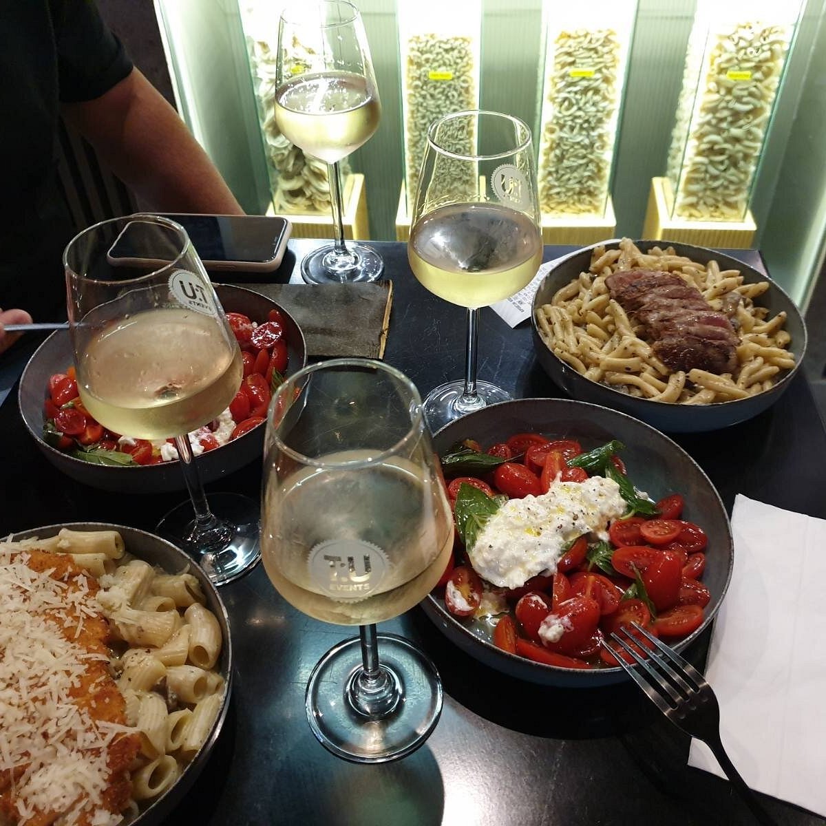 Osteria Umami Pasta: Φρέσκα ζυμαρικά και επιλογές σε σάλτσες